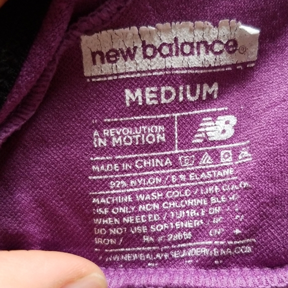 💟Strappy New Balance Sports Bra - Picture 3 of 4